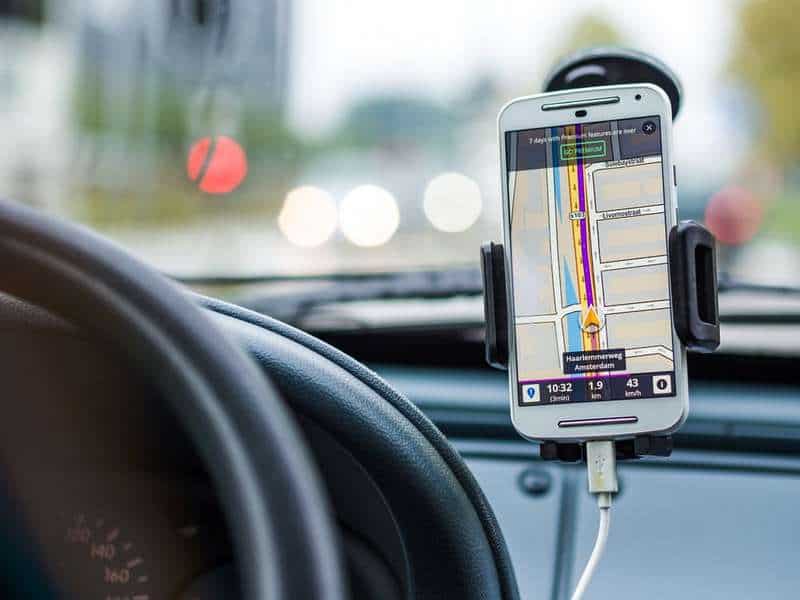 smartphone gps navigation on auto